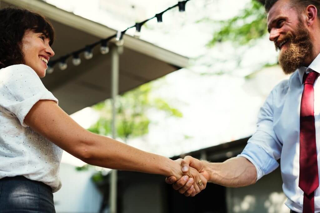 How to deliver amazing customer service in social media
