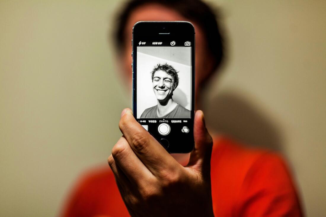 One word Instagram captions - One-Word Caption for Profile Picture