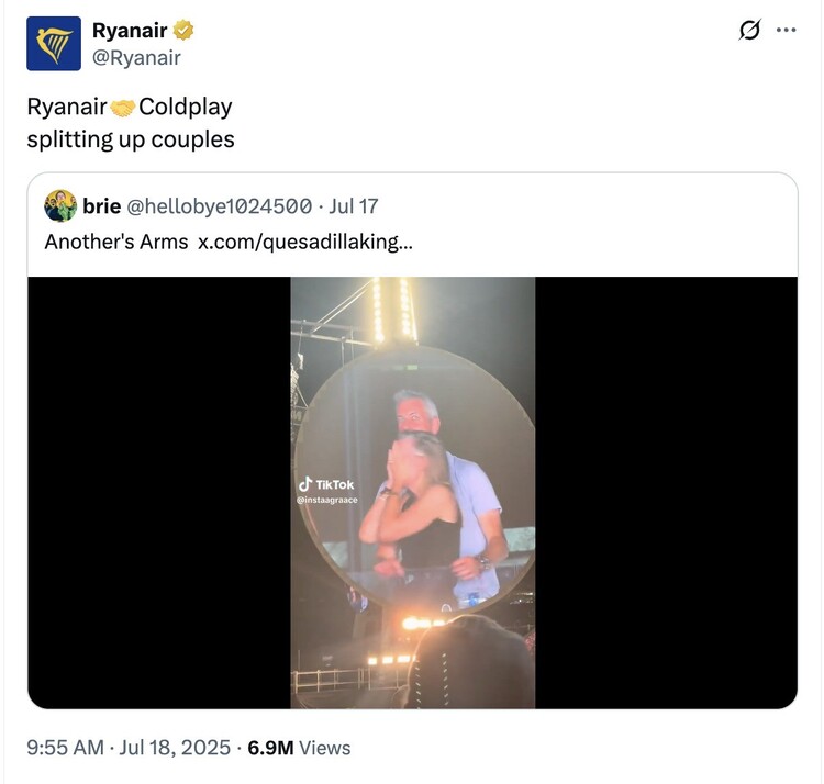 RyanAir's Coldplay kiss cam meme on X.