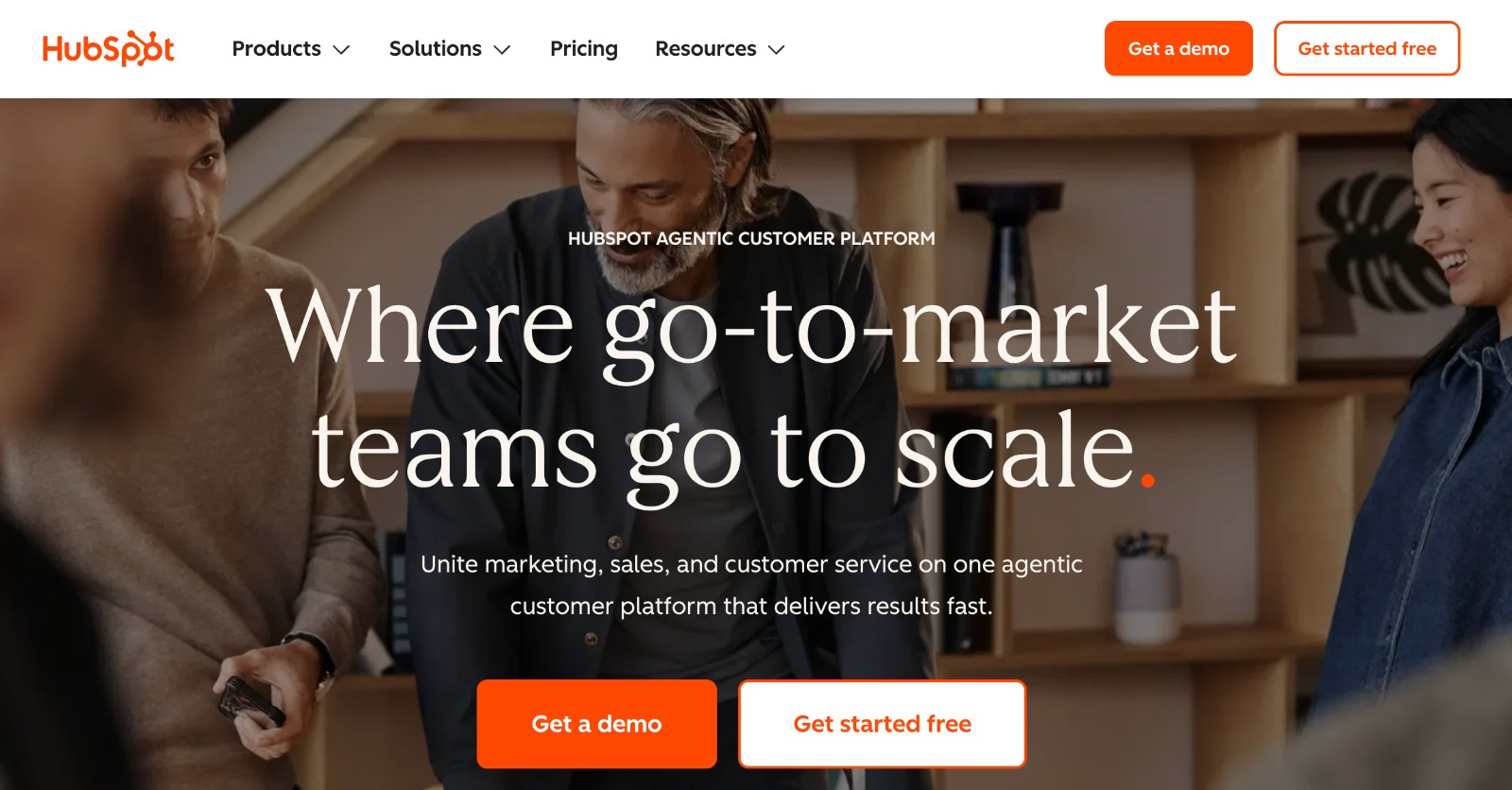 HubSpot social media scheduling tool - homepage and main call to action